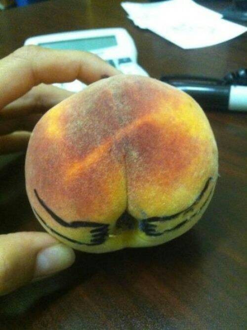 Peach loves you this much vvvvvv - meme