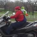 Super mario et Yoshi en moto