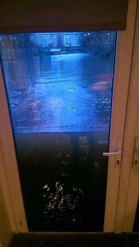 Somerset england is so flooded water is coming in through the key hole - meme