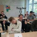 teacher = professeur pour ceux qui ne comprennent rien a l'anglais ^^
