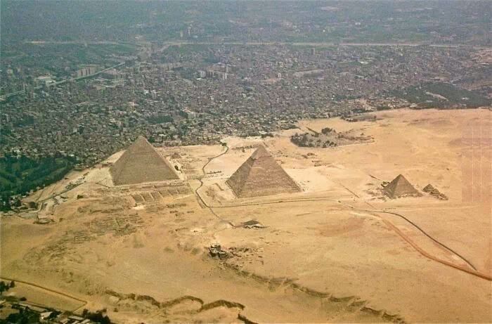 how is the city close to the pyramids - meme