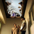 impactante mural en sala de fumadores