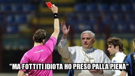 ecco perché il Papa non è arbitro - meme