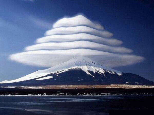 Lenticular clouds in Mount Fuji - meme
