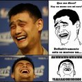 Un meme con la cara del basketbolista :')