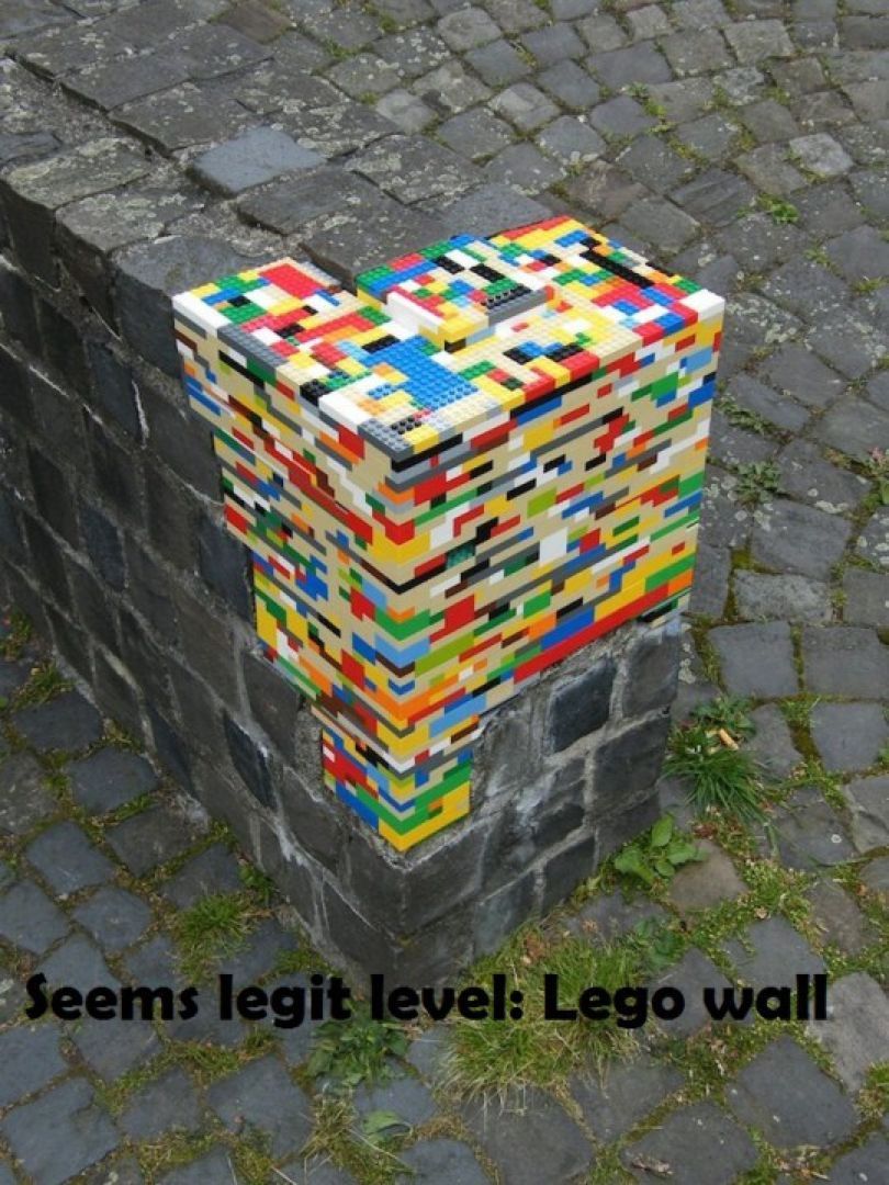 Lego wall - meme