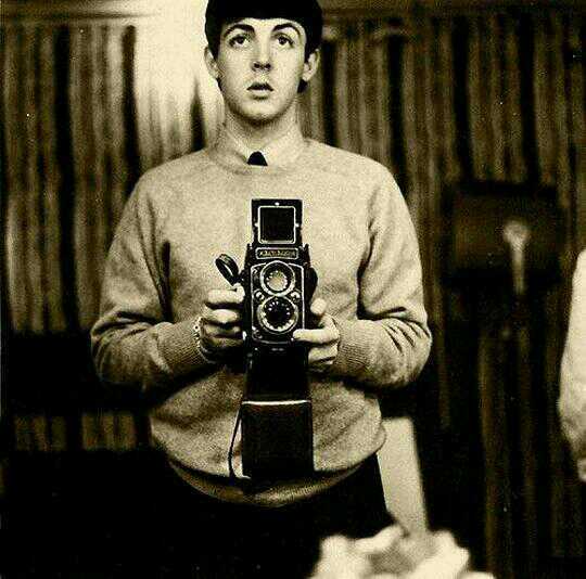 Paul McCartney selfy - meme