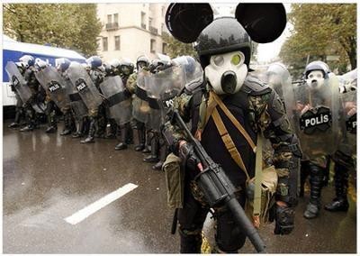 Mickey anti émeute - meme