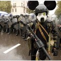 Mickey anti émeute